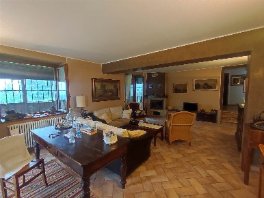 Foto Rustico a Carpaneto Piacentino di 250 m² con 7 locali in vendita