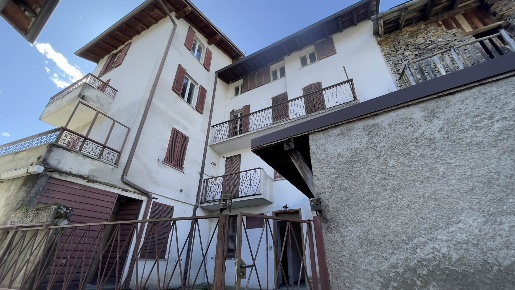Foto Rustico a Cosio Valtellino Sacco di 340 m² con 12 locali in vendita