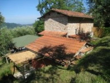 Foto Rustico a Camaiore Camaiore Paese di 86 m² con 5 locali in vendita