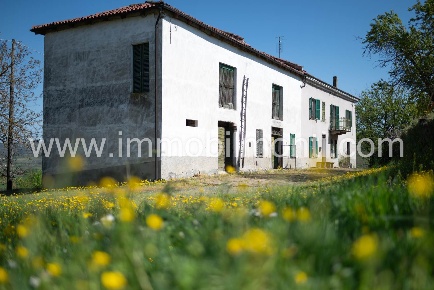 Foto Rustico a Melazzo di 300 m² con 7 locali in vendita