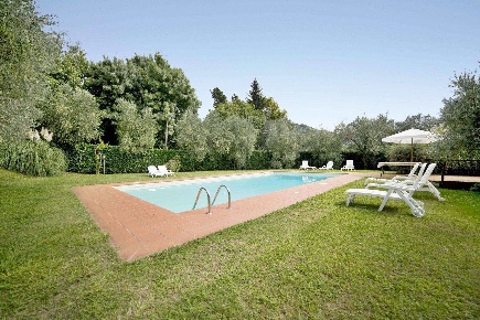 Foto Rustico a Pescaglia di 480 m² con 23 locali in vendita