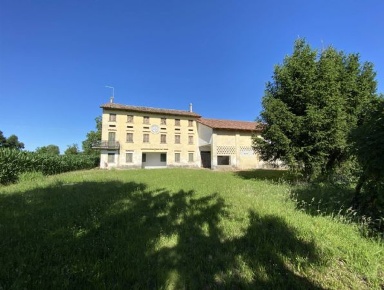 Foto Rustico a Cinto Caomaggiore Centro di 650 m² con 20 locali in vendita