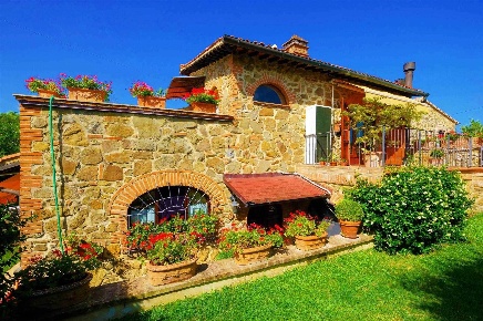 Foto Rustico a Trequanda di 280 m² con 8 locali in vendita