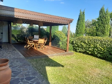Foto Rustico a Serravalle Pistoiese di 150 m² con 6 locali in vendita