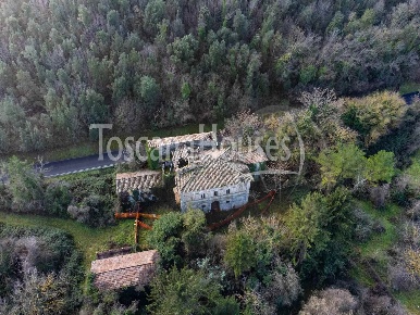Foto Rustico a Terni Marmore - Piediluco di 600 m² con 12 locali in vendita