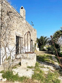 Foto Rustico in Contrada Masseria Piccinni, Lequile di 1000 m² con 8 locali