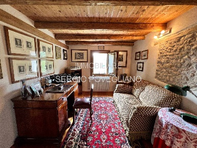 Foto Rustico in via Credazzo, Farra di Soligo di 120 m² con 7 locali