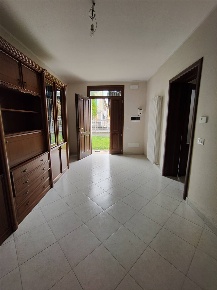 Foto Rustico a San Benedetto Po Centro di 250 m² con 11 locali in vendita