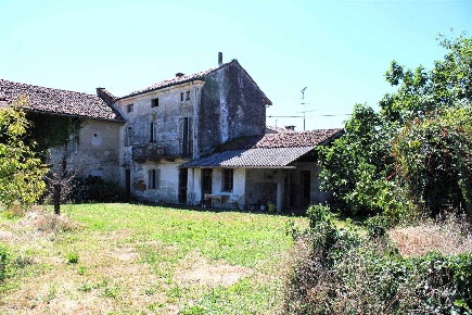 Foto Rustico in via Monte Grappa 3, Pertengo di 150 m² con 6 locali