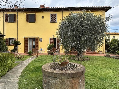 Foto Rustico a San Giuliano Terme Le Maggiola, Gello di 300 m² in vendita