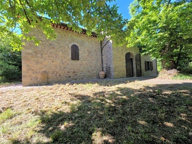 Foto Rustico a Roccastrada Roccatederighi di 250 m² con 7 locali in vendita