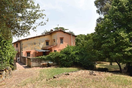 Foto Rustico a Figline e Incisa Valdarno Lagaccioni di 700 m² con 16 locali
