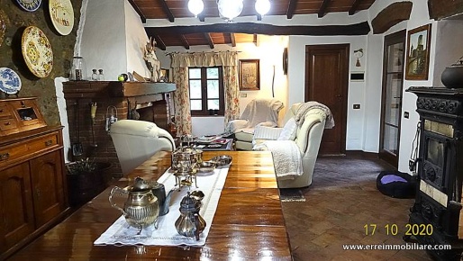Foto Rustico a Pomarance Serrazzano di 150 m² con 1 locali in vendita