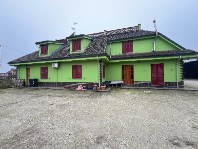 Foto Rustico a Breme di 300 m² con 7 locali in vendita