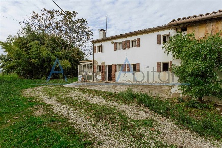 Foto Rustico a Padova Salboro di 332 m² con 6 locali in vendita