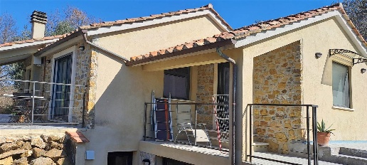 Foto Rustico a Scansano Centro di 106 m² con 4 locali in vendita