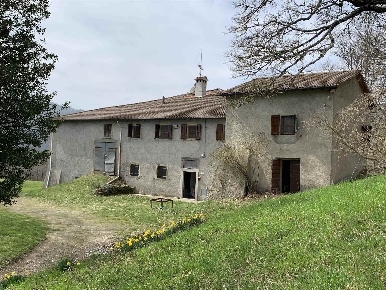 Foto Rustico a Firenzuola Traversa di 280 m² con 12 locali in vendita