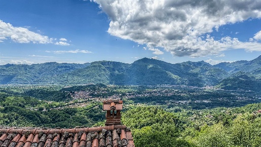 Foto Rustico in Via del Saltello 4, Barga di 180 m² con 12 locali