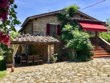 Foto Rustico a Bucine Ambra di 266 m² con 11 locali in vendita