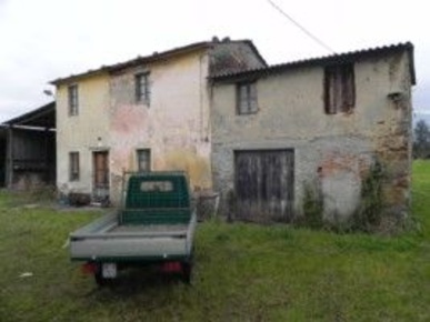 Foto Rustico a Camaiore Camaiore Paese di 140 m² con 8 locali in vendita