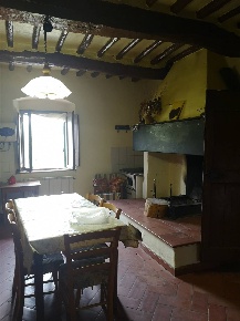 Foto Rustico a Montevarchi Frazioni Collinari di 230 m² con 4 locali