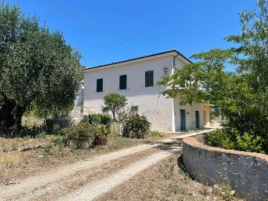 Foto Rustico a Portoferraio Centro di 500 m² con 28 locali in vendita