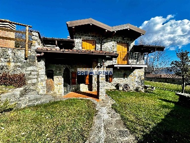 Foto Rustico in Località Monte Croce, Bianzano di 205 m² con 5 locali