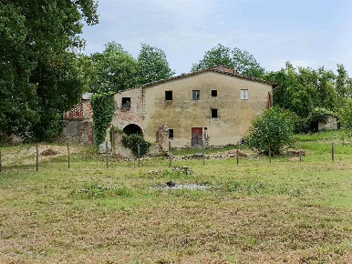 Foto Rustico a Scarperia e San Piero di 201 m² con 7 locali in vendita