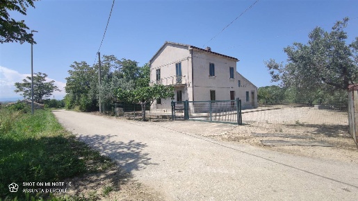 Foto Rustico a Scerni Centro di 169 m² con 5 locali in vendita