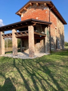 Foto Rustico a Casalgrande Veggia Villalunga di 150 m² con 6 locali