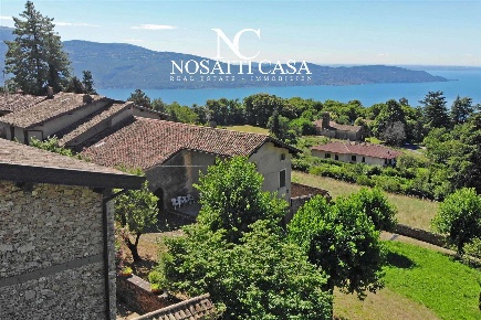Foto Rustico in Via Liano 1, Gargnano Liano Formaga di 480 m² con 17 locali