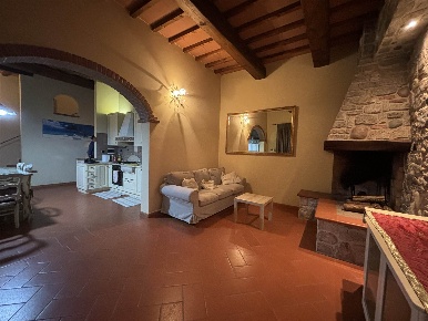 Foto Rustico a Prato Castelnuovo di 120 m² con 4 locali in vendita
