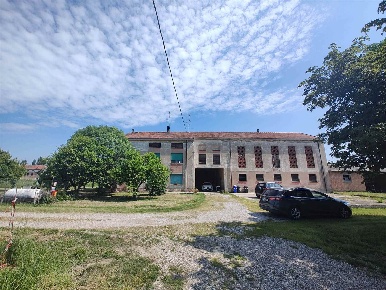 Foto Rustico in VIA MANTOVA  72, Novi di Modena Morane - Contrada di 720 m²
