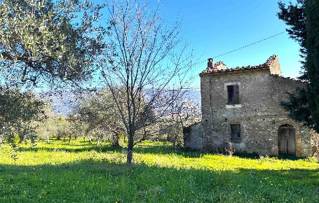 Foto Rustico in Via Turrimai, Spigno Saturnia di 280 m² con 1 locali