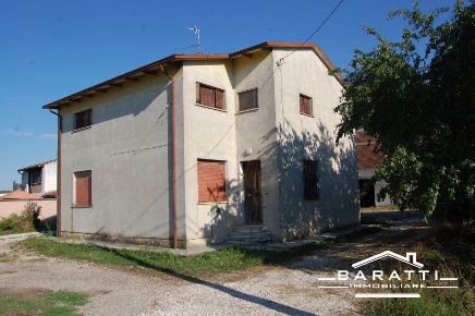 Foto Rustico a San Benedetto Po San Siro di 130 m² con 6 locali in vendita