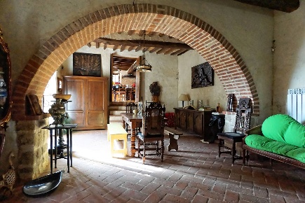 Foto Rustico a Roccastrada Centro di 361 m² con 13 locali in vendita