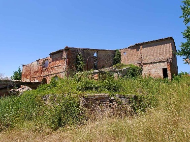 Foto Rustico a Monteroni d'Arbia Centro di 790 m² con 20 locali in vendita