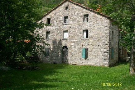 Foto Rustico in loc. montebotolino 10, Badia Tedalda di 240 m² in vendita