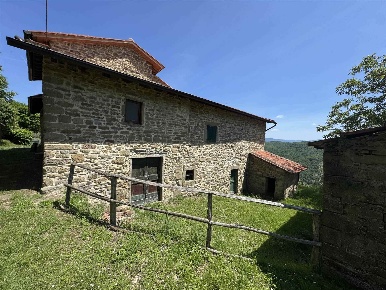 Foto Rustico in Strada Comunale Del Pozzo 87, Castel San Niccolò di 160 m²