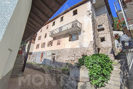Foto Rustico a Segonzano di 182 m² con 6 locali in vendita