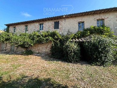Foto Rustico a Castiglione del Lago Piana di 400 m² con 11 locali