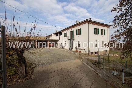 Foto Rustico a Strevi di 300 m² con 5 locali in vendita