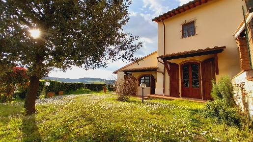 Foto Rustico a Montespertoli di 140 m² con 5 locali in vendita