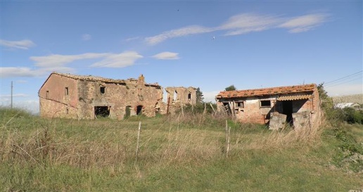 Foto Rustico a Montecatini Val di Cecina Centro di 300 m² con 12 locali