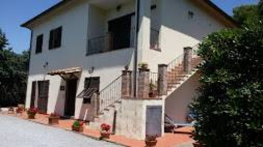 Foto Rustico a Orbetello Quattro Strade di 305 m² con 15 locali in vendita