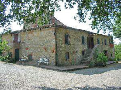 Foto Rustico a Sovicille Centro di 900 m² con 1 locali in vendita