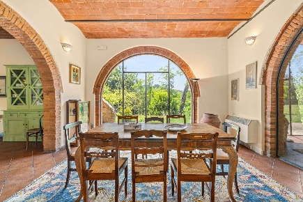 Foto Rustico a Montaione di 660 m² con 20 locali in vendita
