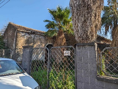 Foto Rustico in VIA RIFIANO, Aci Catena Centro di 110 m² con 4 locali