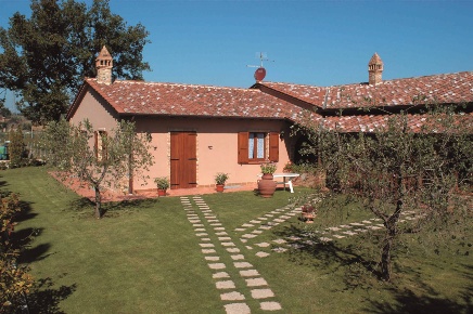 Foto Rustico a Castiglione del Lago Villastrada di 400 m² con 20 locali