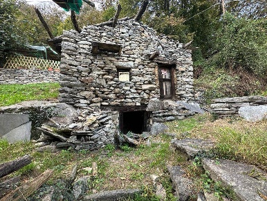 Foto Rustico a Gordona di 84 m² con 3 locali in vendita